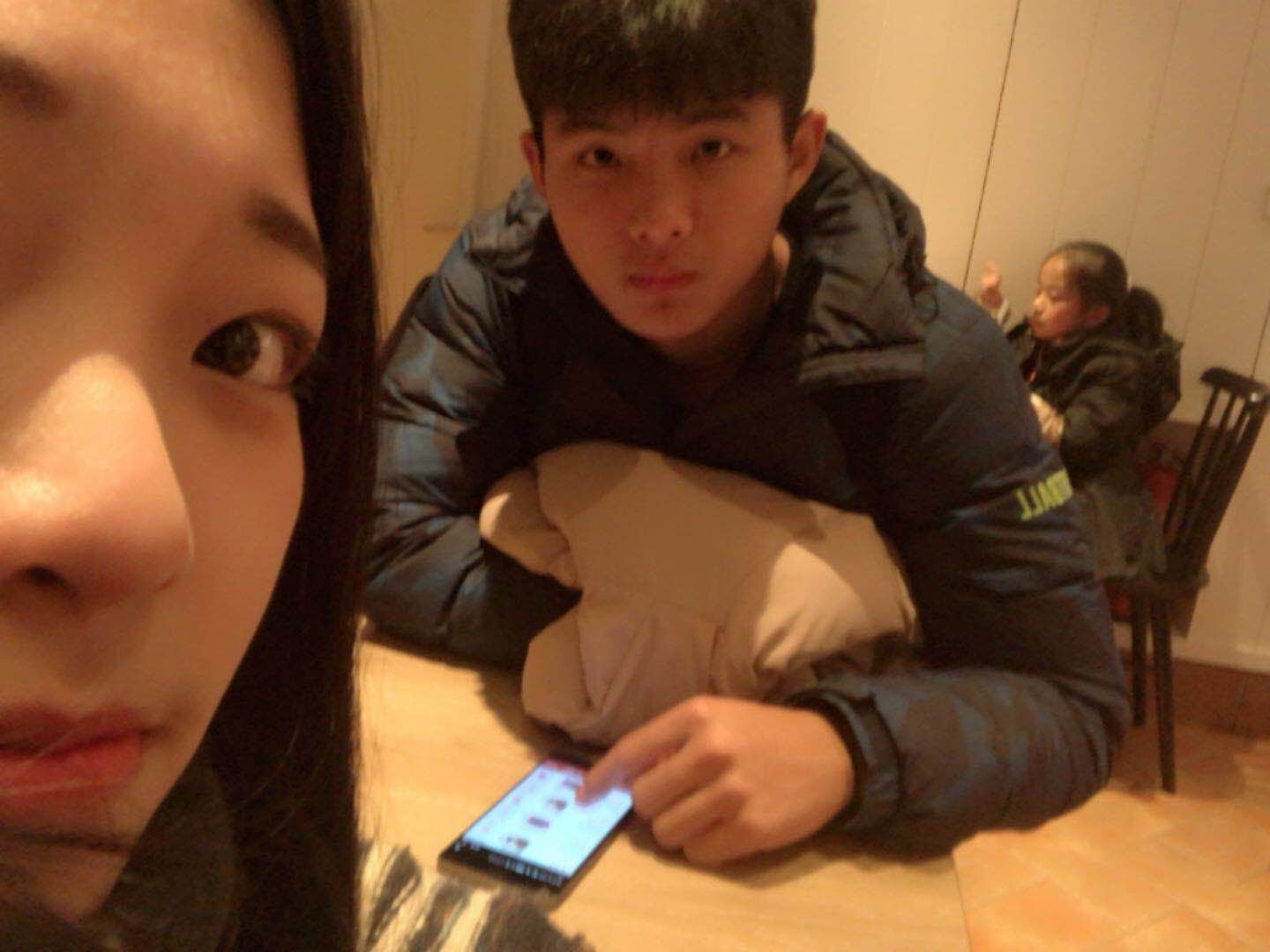 去吃KFC等餐的时候拍的，那时候应该是17或者18年