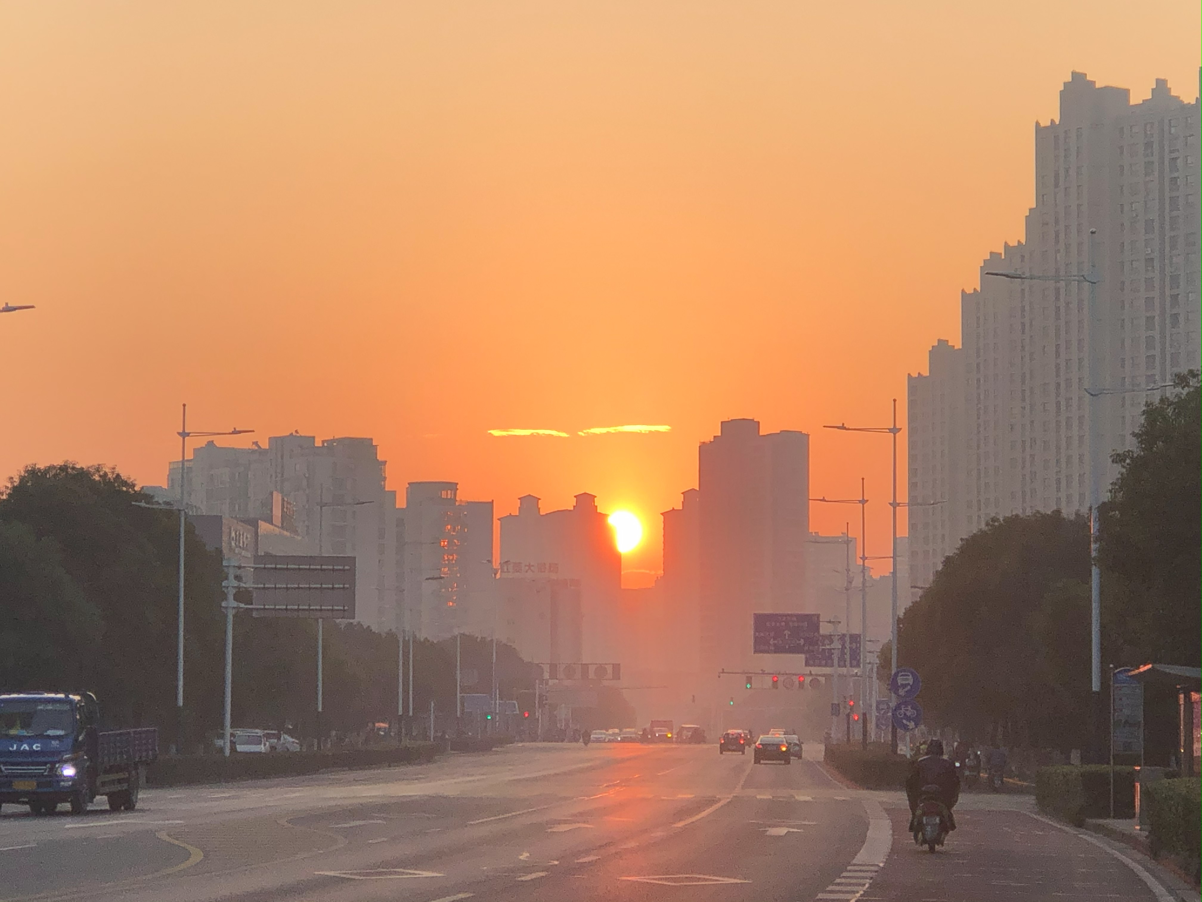 另一张风景照,实习的时候每天都起的很早,这张是早上六点左右拍的