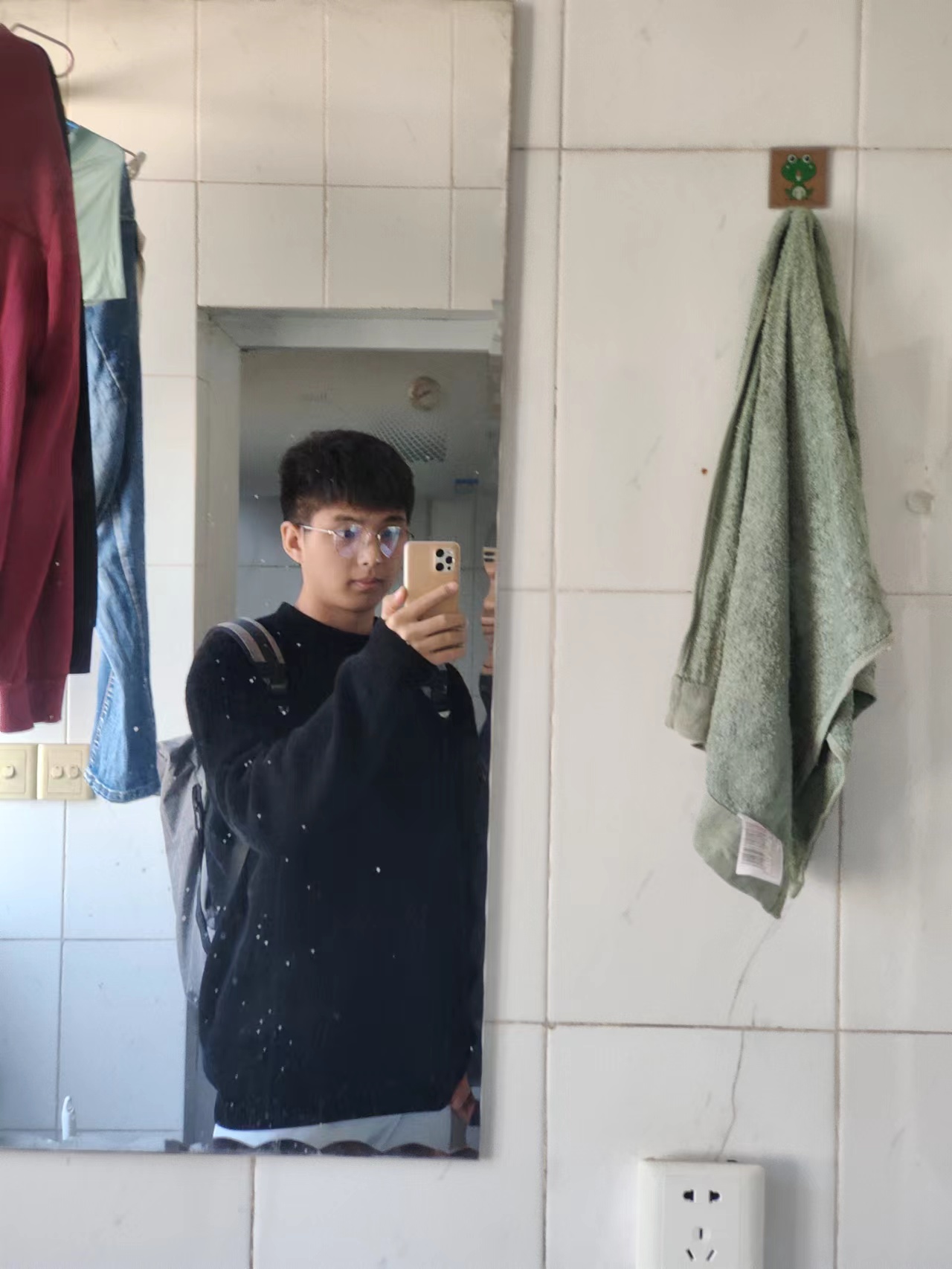 在南京，在宿舍整理好准备去上课了